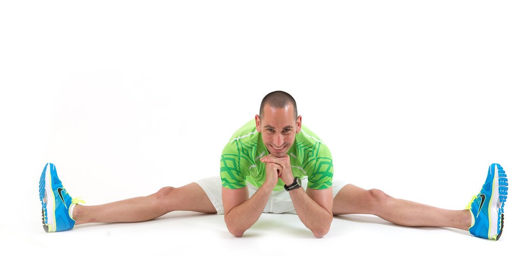 מאמן כושר - תרגיל מתיחה למקרבי הירך